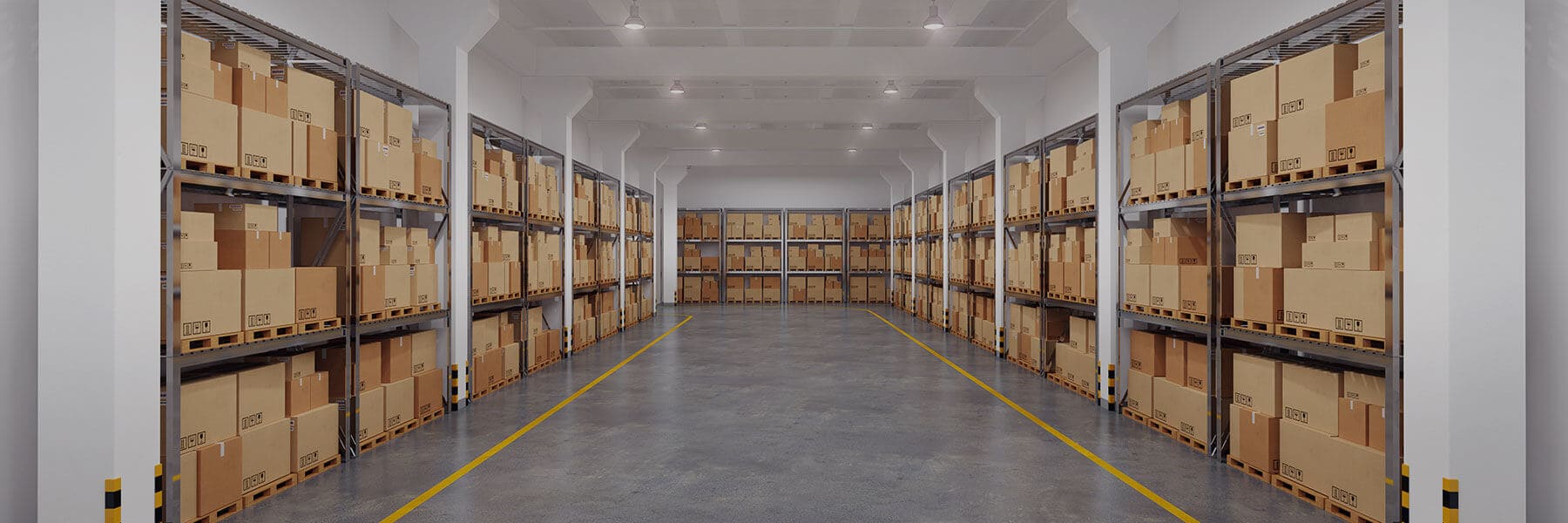 Interior amplo e organizado com prateleiras industriais em tons neutros, ambiente de produção tranquilo
